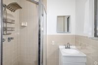 lindvale-gardens-mahwah-nj-2br-2ba---977sf---primary-bathroom