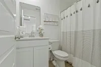 Secondary bathroom with a tub/shower combo