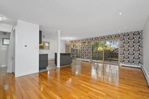 Livingroom Picture 4