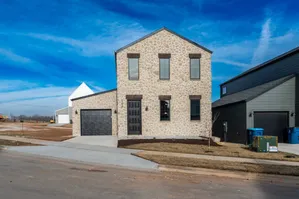 Owen-Silos-Subdivision-Luxury-Homes-South-Springfield-Missouri-Three-Bedroom-Glasford-Exteriors