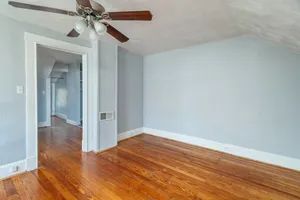 Bedroom Picture 2