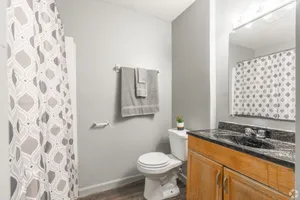 Lexington Apartments - Bathroom