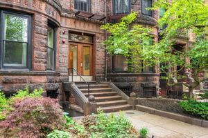 379 Commonwealth Ave Exterior
