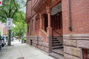 195 Commonwealth Ave Exterior
