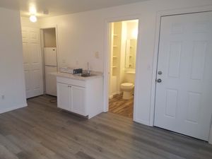 Studio - Kitchenette