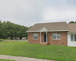 209 Honeysuckle Dr - Available August 1st, 2025