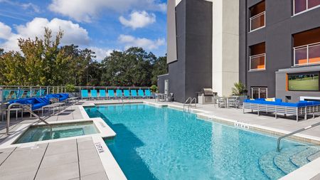 pool deck, amenities, apartments in Gainesville