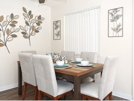 Spacious Dining Room | Sacramento Apartments | Villa Regia