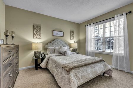 Spacious Master Bedroom Suite at Apartments Williamsville | StoneGate Apartment Homes