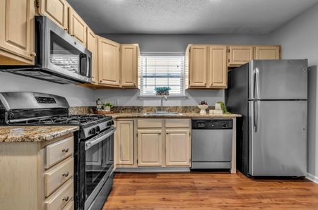 Granite Kitchen Counters | Williamsville New York Apartments | StoneGate Apartment Homes