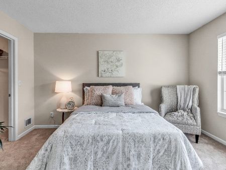 Charming Master Bedroom | East Amherst NY Apartment Homes | Autumn Creek Apartments