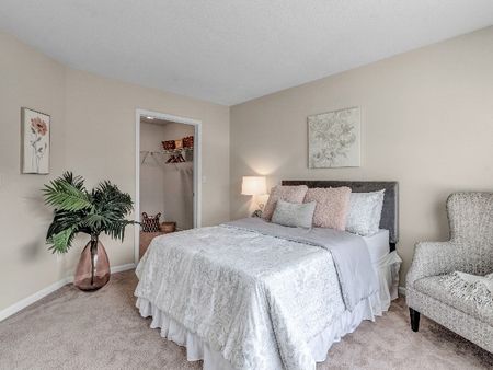 Master Bedroom | East Amherst NY Apartment Homes | Autumn Creek Apartments