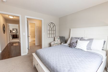 Elegant Bedroom with Walk-in Closet | East Amherst NY Apartment For Rent | Autumn Creek Apartments