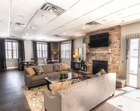 Resident Lounge | Apartment Homes in East Amherst, NY | Autumn Creek Apartments