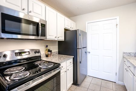 Luxurious Kitchen | Apartment Homes in East Amherst, NY | Autumn Creek Apartments