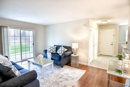 Luxurious Living Area | Apartment in East Amherst, NY | Autumn Creek Apartments