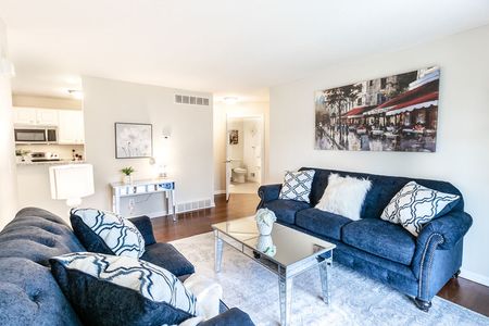 Elegant Living Room | Apartments for rent in East Amherst, NY | Autumn Creek Apartments