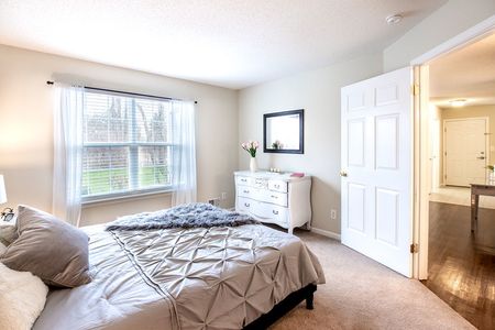 Luxurious Bedroom | Apartments in East Amherst, NY | Autumn Creek Apartments