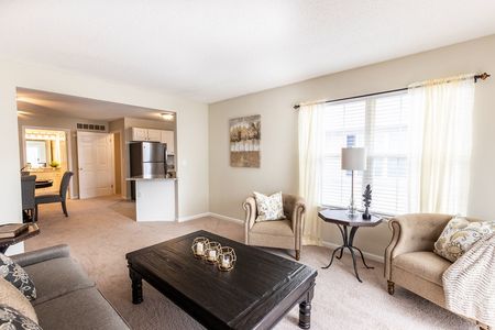 Elegant Living Room, 2 Bedroom 1.5 Bath | Apartments for rent in East Amherst, NY | Autumn Creek Apartments