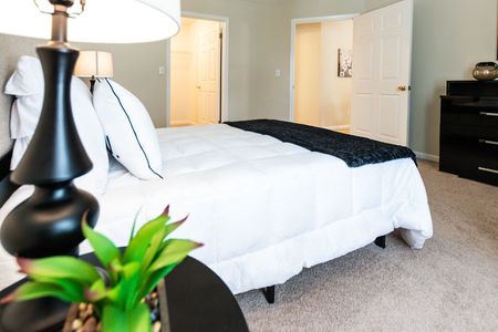 Luxurious Master Bedroom | Apartment in East Amherst, NY | Autumn Creek Apartments
