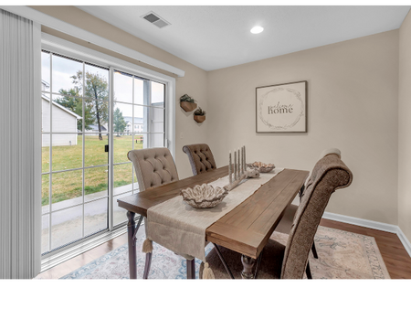 Spacious Dining Room | Apartments in Williamsville | StoneGate Apartment Homes