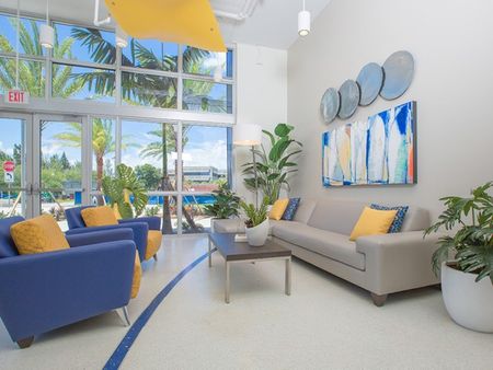 Lounge area Bayview | Biscayne Bay Off-Campus Housing Near FIU