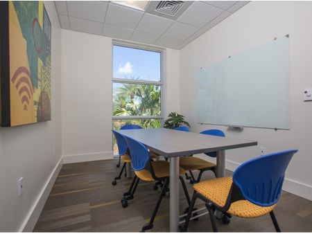 Study Lounge at Bayview FIU Student apartments | North Miami Apartments