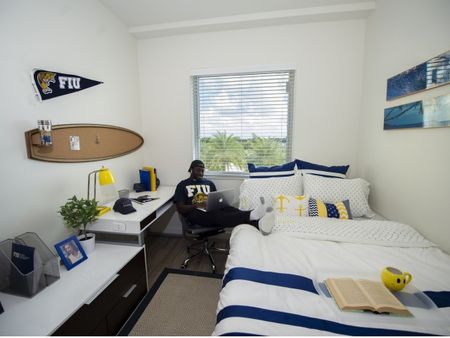 Bedroom | Bayview FIU Miami | Apartments For Rent Near FIU