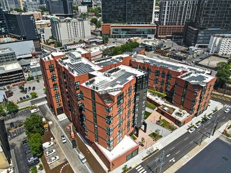 The Broadview at Vanderbilt Exterior
