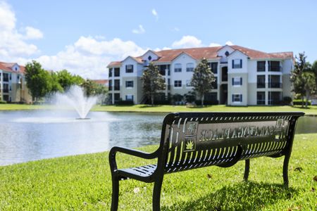 Sarasota Apartments Pond - Saratoga Place