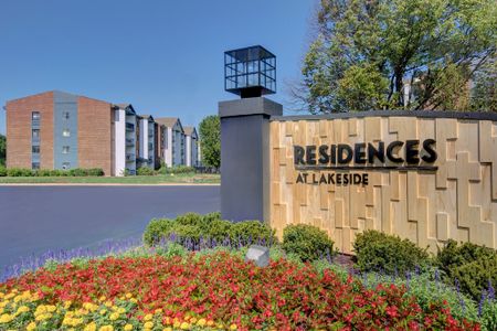 Lombard Apartments Signage - Residences at Lakeside
