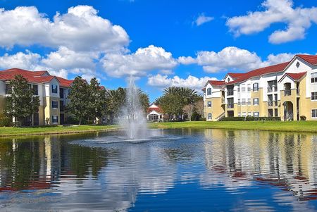 Sarasota Apartments Pond - Saratoga Place