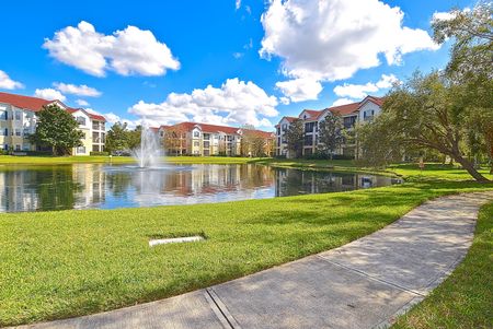 Sarasota Apartments Pond - Saratoga Place