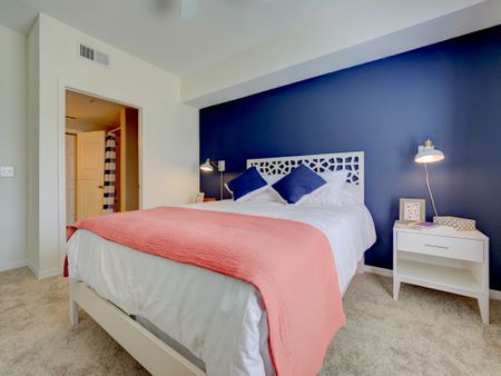 Sarasota Apartments Bedroom - Saratoga Place