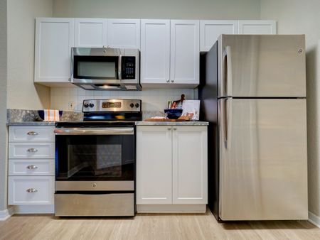 Sarasota Apartments Kitchen - Saratoga Place