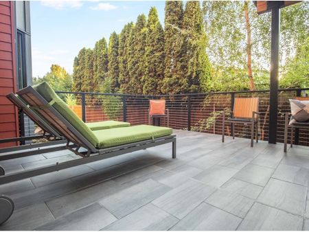 Apartments in Portland, balcony
