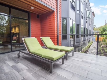 Apartments in Portland, balcony