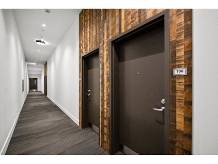 East 12 Lofts apartments