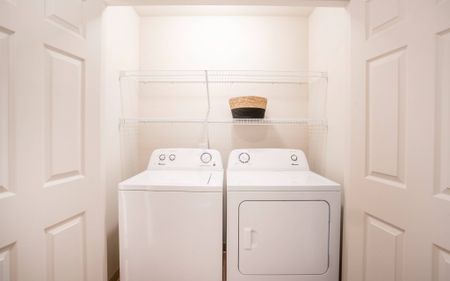 apartments with laundry
