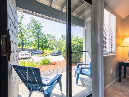 Decorated Porch Area | Apartments For Rent Nashua NH | Hilltop by Princeton Apartments