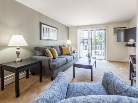 Elegant Living Room | 2 Bedroom Apartments Nashua NH | Pheasant Run Apartments