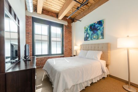 Luxurious Bedroom | Boston Seaport Apartments | 381 Congress