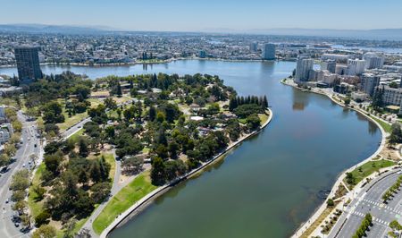 Modera Lake Merritt apartment homes in Oakland scenic water view