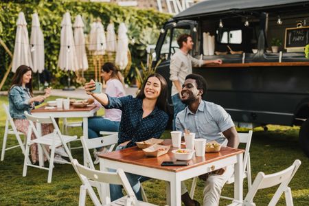 A night out is a few moments away where you can take in a show at the Fox and dinner at any of the many restaurants or a nightcap at one of the several clubs. Modera Lake Merritt is where it all comes together.