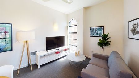 Bachenheimer Living Room with Sofa and TV