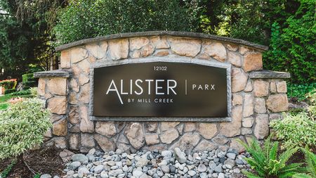 Alister Parx monument sign
