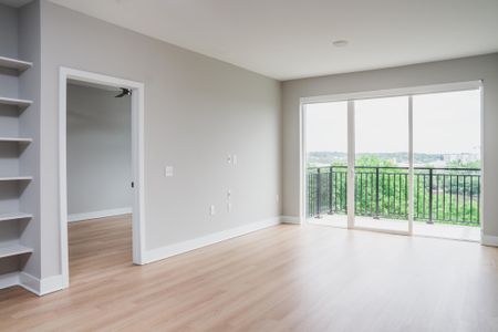 open floor plan with oversized windows at modera germantown apartment homes for rent in nashville tennessee