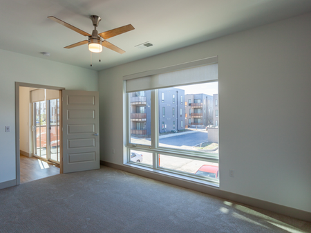 A6 Spacious Bedroom | 2501 Beacon Hill | Kansas City, MO Apartments