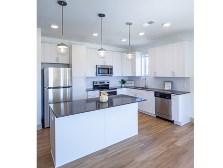 B7 Kitchen | 2501 Beacon Hill | Kansas City, MO Apartments