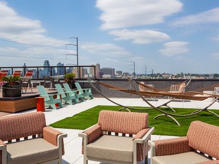 Hammocks & Seating on Rooftop | 2501 Beacon Hill | Kansas City, MO Apartments